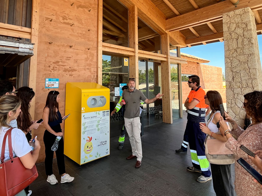 Camping_resort_sanguli_recysmart_bin_recycling_02-1